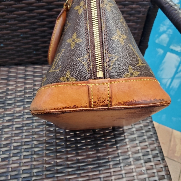 authentic louis vuitton alma pm - Picture 11 of 16
